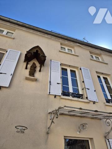 Magnifique Maison Bourgeoise du 18e et ancienne bâtisse de l'Abbaye de Molesme saura vous sédui...