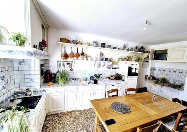 Magnifique Maison Bourgeoise du 18e et ancienne bâtisse de l'Abbaye de Molesme saura vous sédui...