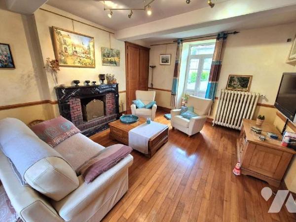 Magnifique Maison Bourgeoise du 18e et ancienne bâtisse de l'Abbaye de Molesme saura vous sédui...