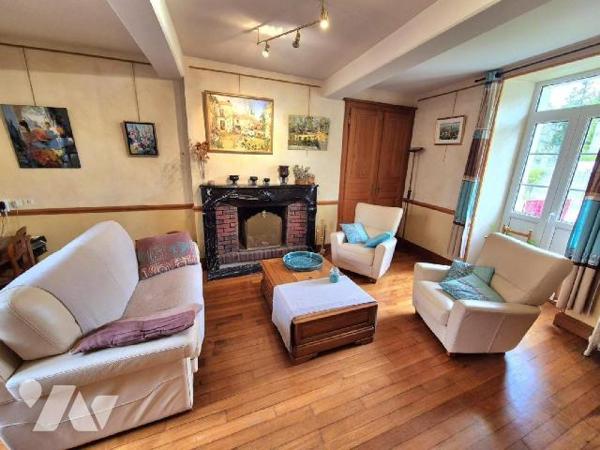 Magnifique Maison Bourgeoise du 18e et ancienne bâtisse de l'Abbaye de Molesme saura vous sédui...