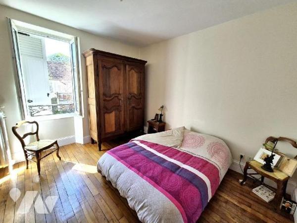 Magnifique Maison Bourgeoise du 18e et ancienne bâtisse de l'Abbaye de Molesme saura vous sédui...