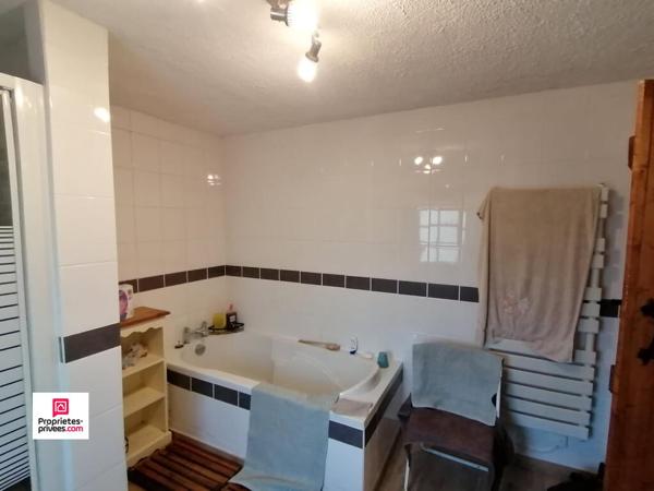 RANES (61) Longère Normande à colombages ( vendue entièrement meublée et équipée), 135 m2 environ, 6 pièces, 3 (possible 4) chambres, PRIX  241 500 , honoraires 5% inclus à la charge de l'acquéreur soit 230 000 hors honoraires