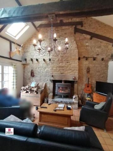 RANES (61) Longère Normande à colombages ( vendue entièrement meublée et équipée), 135 m2 environ, 6 pièces, 3 (possible 4) chambres, PRIX  241 500 , honoraires 5% inclus à la charge de l'acquéreur soit 230 000 hors honoraires