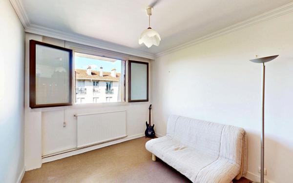 Appartement à vendre    3 pièces • 65,83 m2 Montrouge