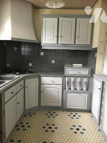 PAVLLON SUR SOUS-SOL AVEC BEAU TERRAIN