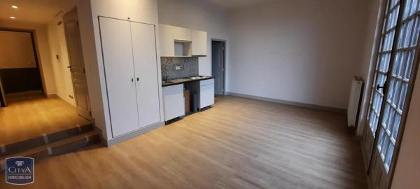 Appartement à louer 2 pièces 42m² Fontainebleau (77300)