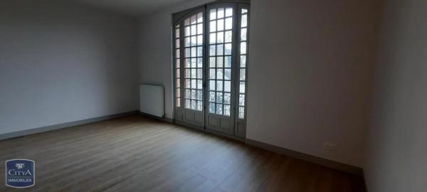 Appartement à louer 2 pièces 42m² Fontainebleau (77300)