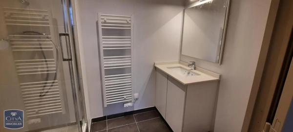 Appartement à louer 2 pièces 42m² Fontainebleau (77300)