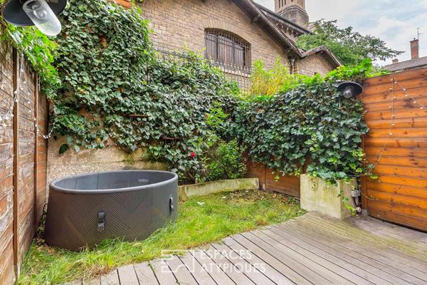 Loft avec terrasse dans un ancien atelier