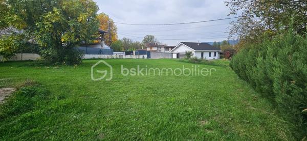 Terrain de 699,99 m²