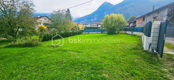 Terrain de 699,99 m²