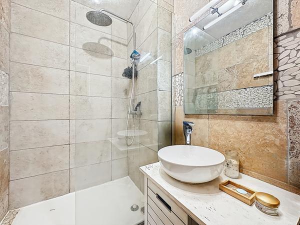 A vendre Marseille 13013 Marseille grand appartement T2 climatisé