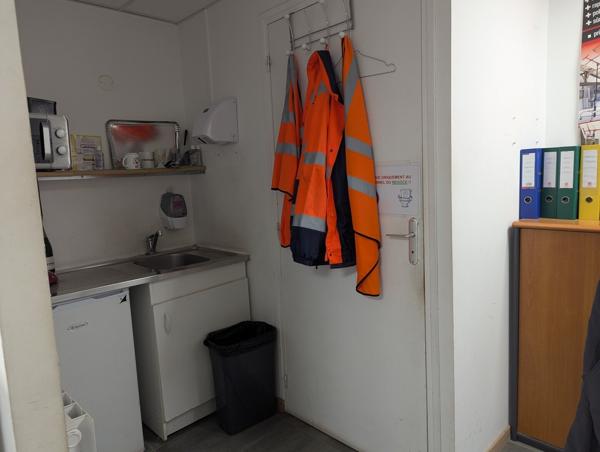 Locaux d'activités disponible PONTPOINT