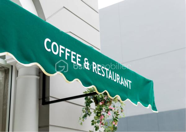 PARIS 16ᵉ – SECTEUR PARC DES PRINCES 

Et si votre prochain projet se trouvait dans l’un des quartiers les plus recherchés de l’ouest parisien ?

Marie Odile KOUADIO vous propose un fonds de commerce avec une Licence IV, 
idéal pour un concept de restauration, bar à tapas, traiteur épicerie fine - brasserie - salon de thé etc.

60 m² parfaitement exploitables
30 couverts
Double terrasse (couverte et extérieure)
Grande cuisine professionnelle équipée
12 mètres de vitrine offrant une excellente visibilité
Sanitaires
Extraction aux normes
Clientèle mixte : résidents, bureaux, visiteurs et touristes - supporteurs 


Le véritable avantage ?

👉 Plusieurs activités autorisées pour développer votre concept.
👉 Bail commercial 3/6/9 renouvelé en 2026.
👉 Exploitation saine et reconnue, prête à être reprise immédiatement.

 Loyer 1668 € TTC

Selon l'article L.561.5 du Code Monétaire et Financier, pour l'organisation de la visite,
la présentation d'une pièce d'identité vous sera demandée.

Je propose un portefeuille diversifié de biens commerciaux à la vente et en location.
Contactez-moi au 07 45 52 66 04 pour un échange personnalisé et accédez à des opportunités off-market adaptées à vos besoins.