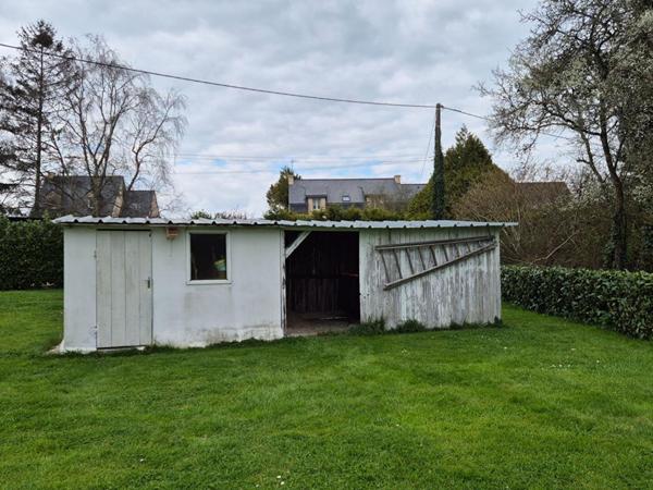 BELLE PROPRIETE EQUESTRE DE 4 HECTARES AVEC UNE CHARMANTE LONGERE TOTALEMENT RENOVEE (186 m2) dans le Morbihan ?. (15 min de Lorient)Propriété equestre Caudan 6 pièce(s) 187 m2