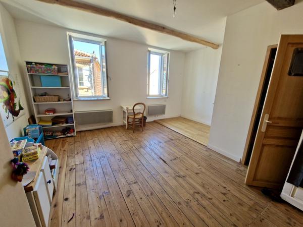 CINTEGABELLE (31550) - MAISON A FORT POTENTIEL - 70M2 - JARDIN DE 100M2 ET GARAGE.  Cintegabelle (31550)