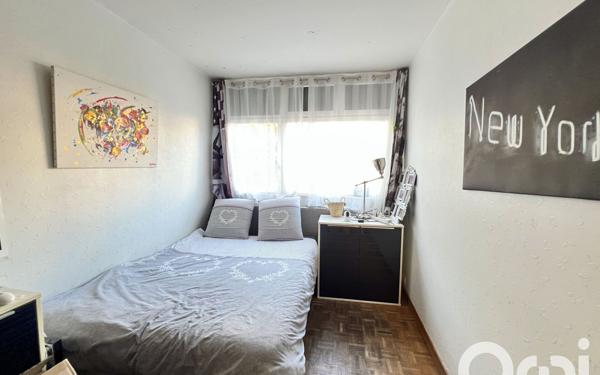 Appartement à vendre    4 pièces • 73,09 m2 Paris 20