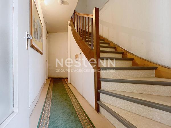 EXCLUSIVITE ! Immeuble en pierre a renover avec local commercial dans le centre de Tence