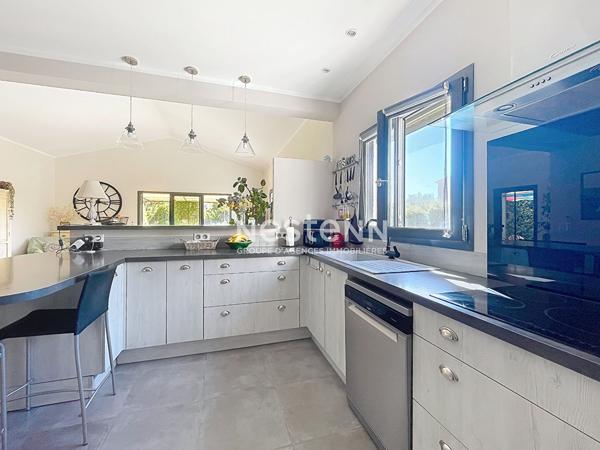 COUP DE COEUR - Exclusivité - Maison à deux pas du village - Lauris 4 pièce(s) 135 m2 - jardin - double garage
