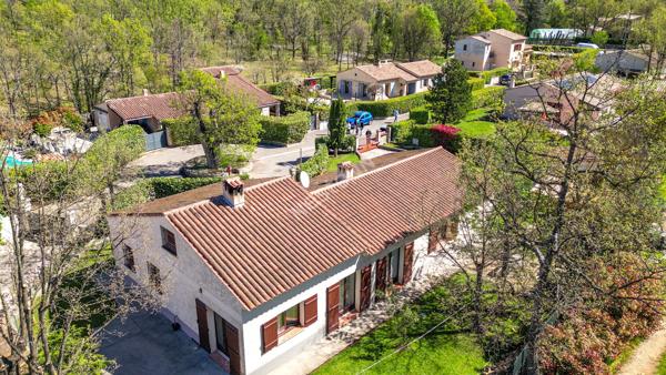Maison Plain-pied 130.88m² sur 900m² de terrain