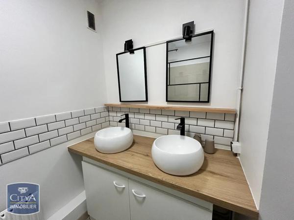 Appartement à louer 4 pièces 70.1m² Le Mans (72000)