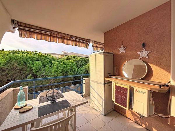 PORT-FREJUS T2 EN DERNIER ETAGE AVEC TERRASSE