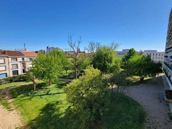 BORDEAUX CHARTRONS - Appartement 4 pièces avec balcon et cave