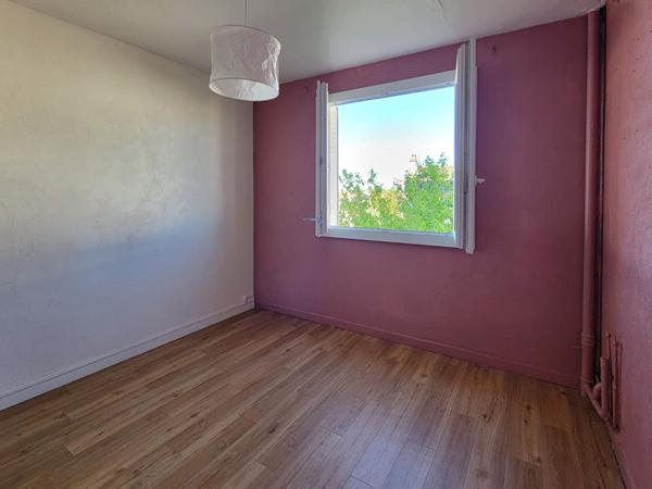 BORDEAUX CHARTRONS - Appartement 4 pièces avec balcon et cave