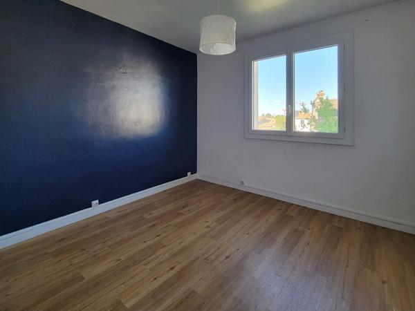 BORDEAUX CHARTRONS - Appartement 4 pièces avec balcon et cave