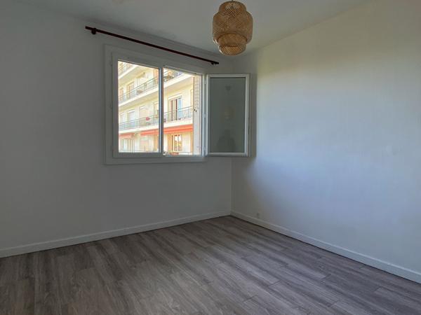 BORDEAUX CHARTRONS - Appartement 4 pièces avec balcon et cave
