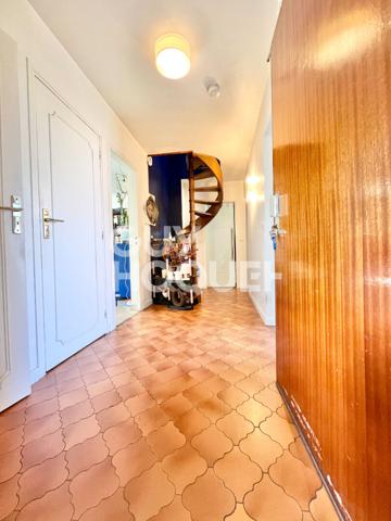 DUPLEX 5 pièces à vendre à Antony - 87 m² avec garage double, cave, balcon et jardinet.