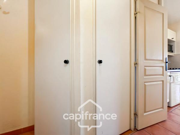 PONT ROYAL EN PROVENCE APPARTEMENT DE 27 M2 VUE LUBERON UNE CHAMBRE MEUBLE EQUIPE