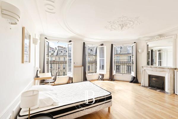 Paris 1er, Appartement 3 Chambres -  109 m² à vendre