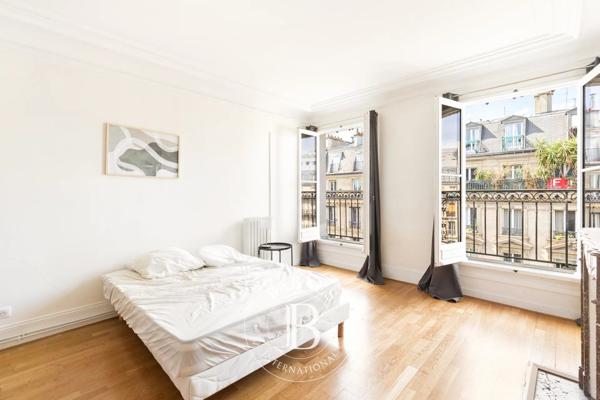 Paris 1er, Appartement 3 Chambres -  109 m² à vendre