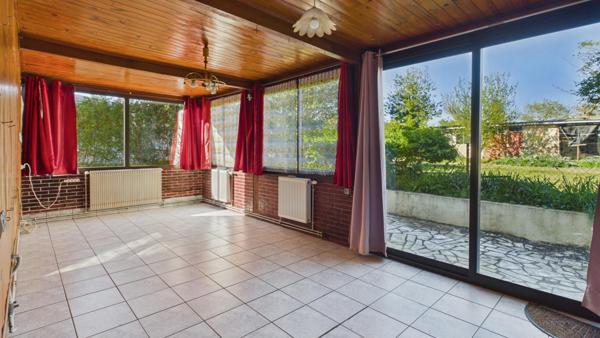 Maison à rafraîchir avec garage et jardin