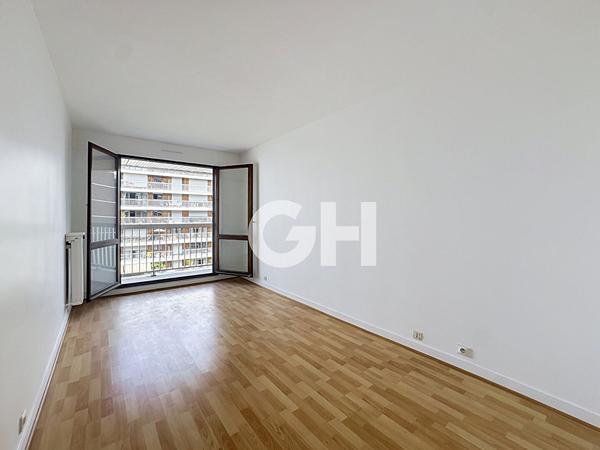 Paris 11ème Bel appartement 3 pièces avec balcon et vue dégagée