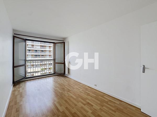 Paris 11ème Bel appartement 3 pièces avec balcon et vue dégagée