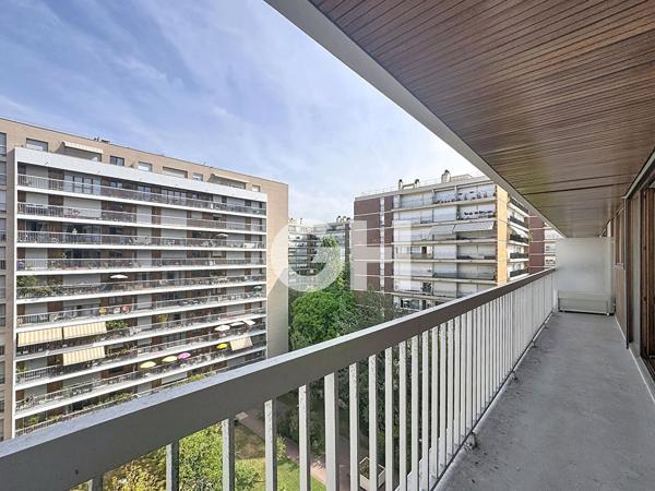 Paris 11ème Bel appartement 3 pièces avec balcon et vue dégagée