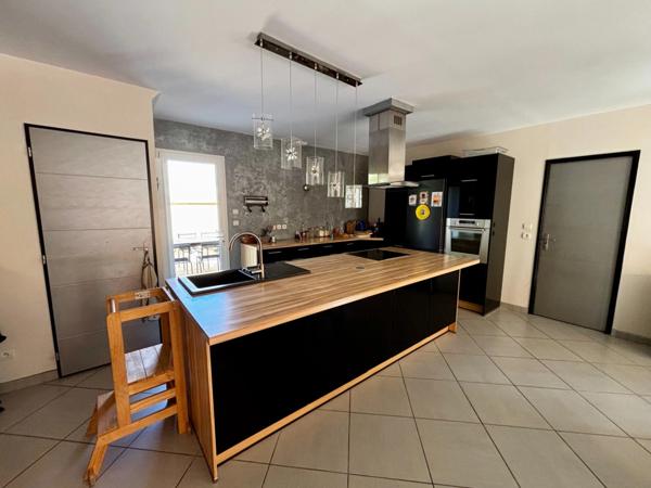 Maison à vendre 5 pièces LE REVEST LES EAUX (83)