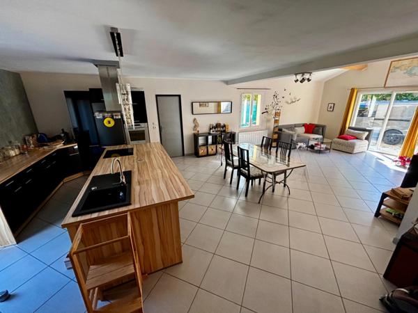 Maison à vendre 5 pièces LE REVEST LES EAUX (83)