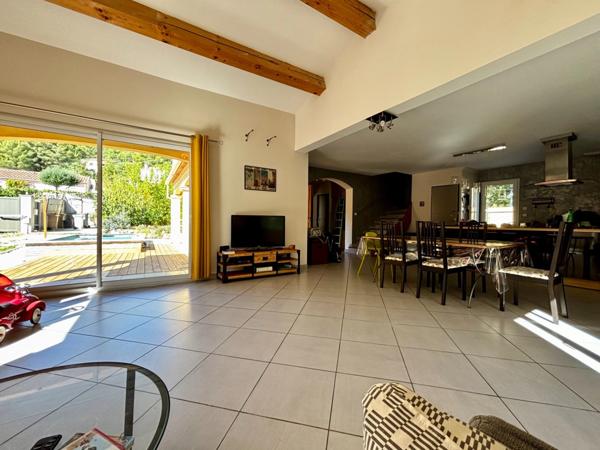 Maison à vendre 5 pièces LE REVEST LES EAUX (83)