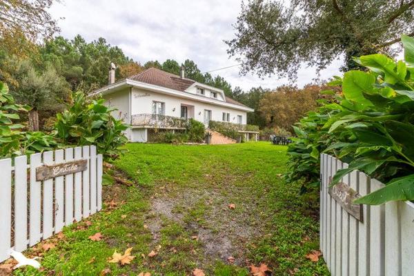 Maison à vendre |  Azur |  7 pièces | 219 m²