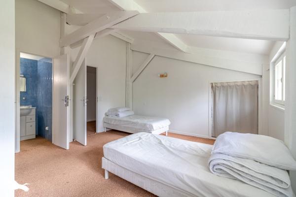 Maison à vendre |  Azur |  7 pièces | 219 m²