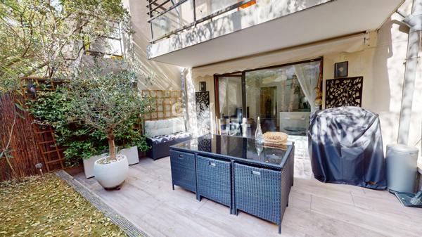 RARE AUX LILAS - REZ-DE-JARDIN D'ESPRIT MAISON EN FACE DU PARC LUCIE AUBRAC - METRO 2 MIN