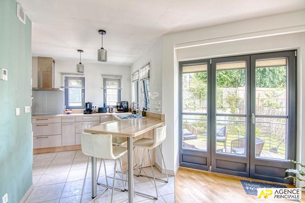 Louveciennes Les Soudanes Maison contemporaine 5 pièces de 160 m² sur parcelle de 430 m² 990 000 € **  - Référence  27587