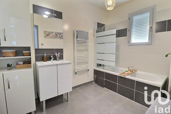 Maison à vendre 4 pièces 90 m² Courthézon