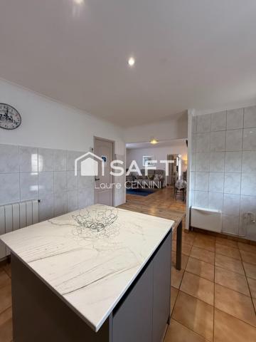 Maison de plain pied avec appartement indépendant.