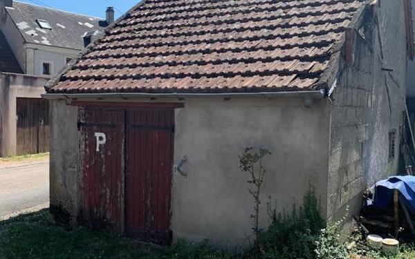 Immeuble à vendre    4 pièces • 115 m2 Saint-Éloi