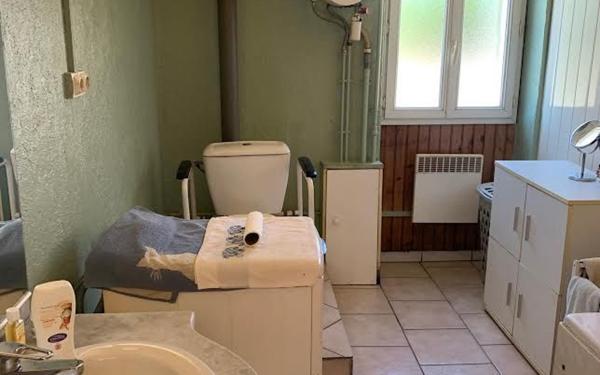 Immeuble à vendre    4 pièces • 115 m2 Saint-Éloi