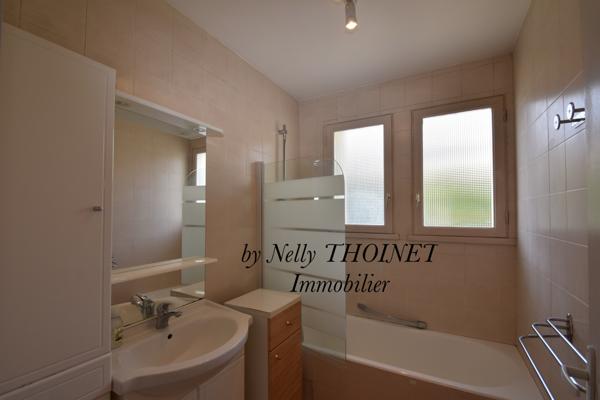 La Roche-Blanche (63670) Dépt.63, LA ROCHE BLANCHE, MAISON de plain pied, 94m2, véranda, garage, terrasse et terrain de 1233 m2